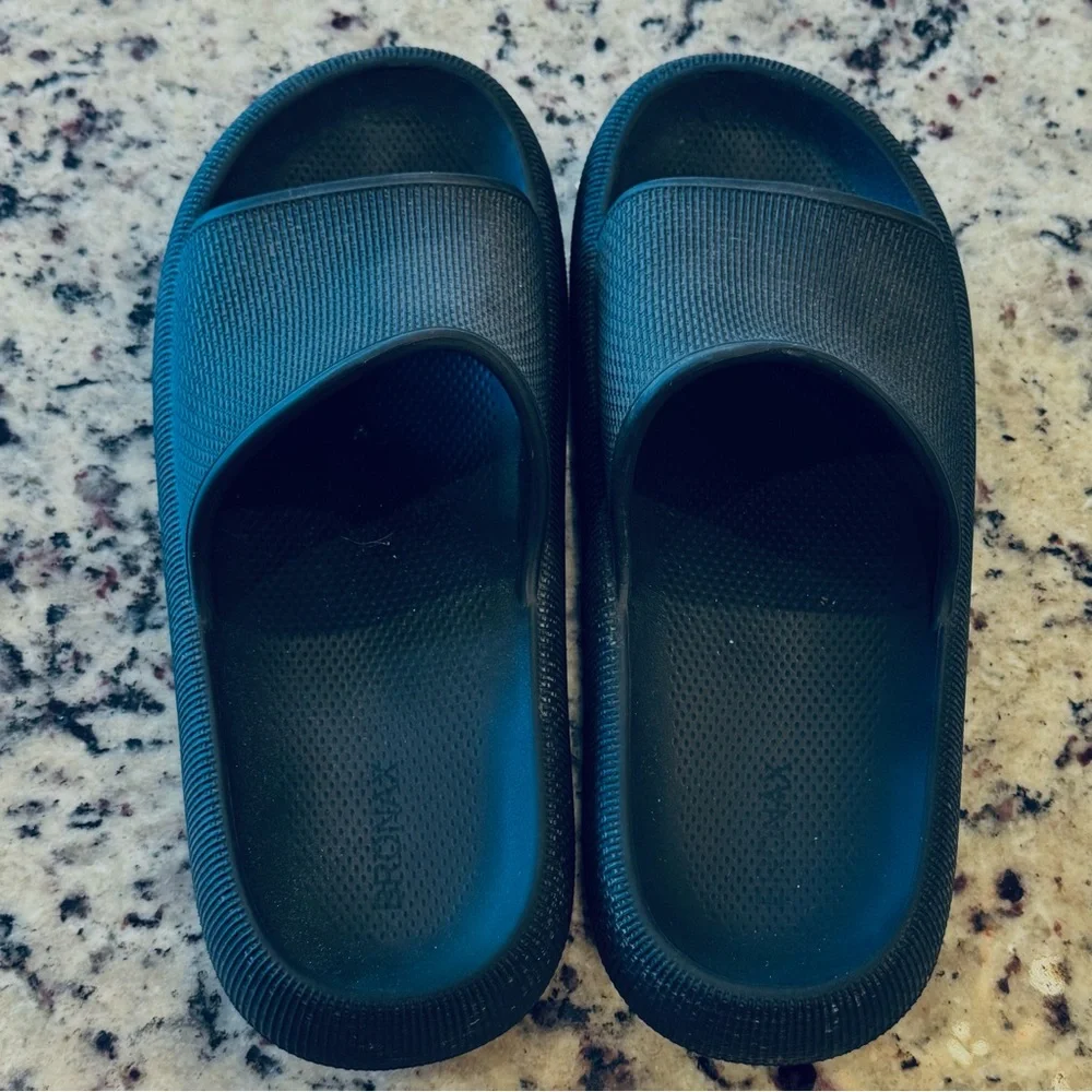 Bronax Cushion Slide Sandals Black Unisex Size 42-43 Comfortable-Beach-Pool